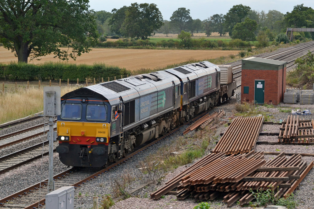 Nos.66434 & 66429 at Spetchley