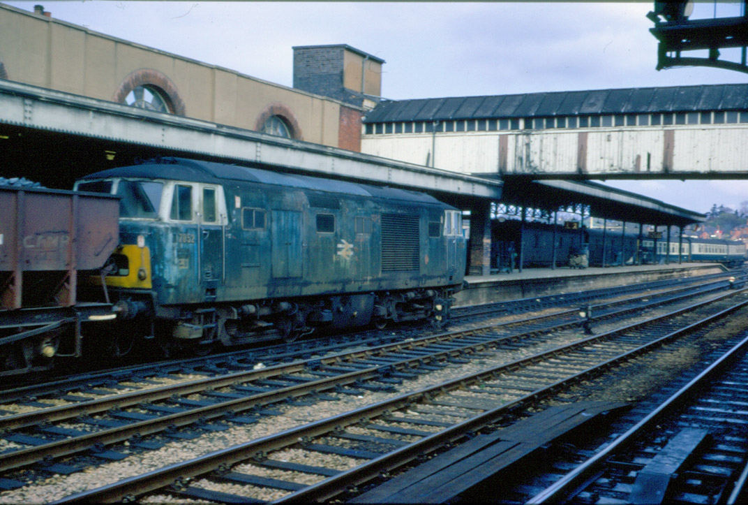D7052 at Worcester Shrub Hill